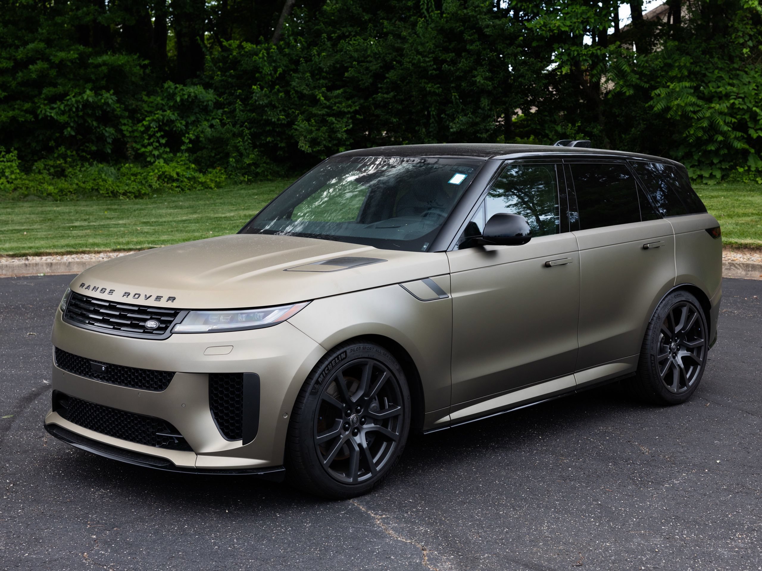 Used 2024 Land Rover Range Rover Sport SV Edition One Carbon Bronze AWD/4WD image 3