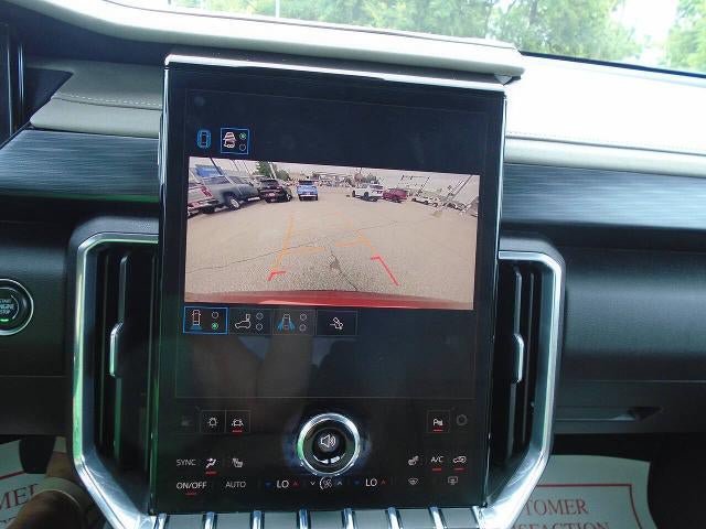 Certified 2026 GMC Acadia Elevation w/ Elevation Premium Package AWD/4WD image 12