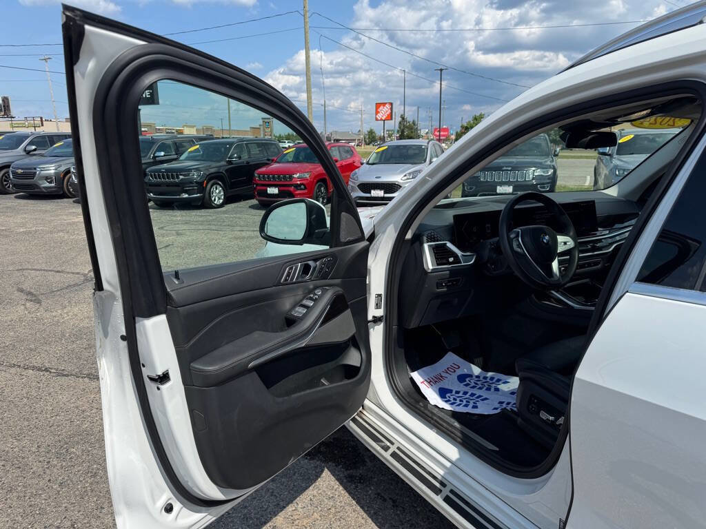 Used 2024 BMW X7 xDrive40i image 10