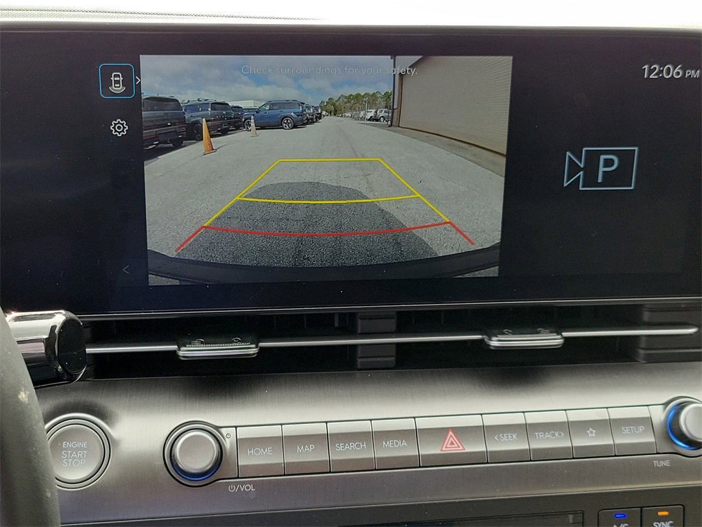 Certified 2025 Hyundai Kona SEL image 30