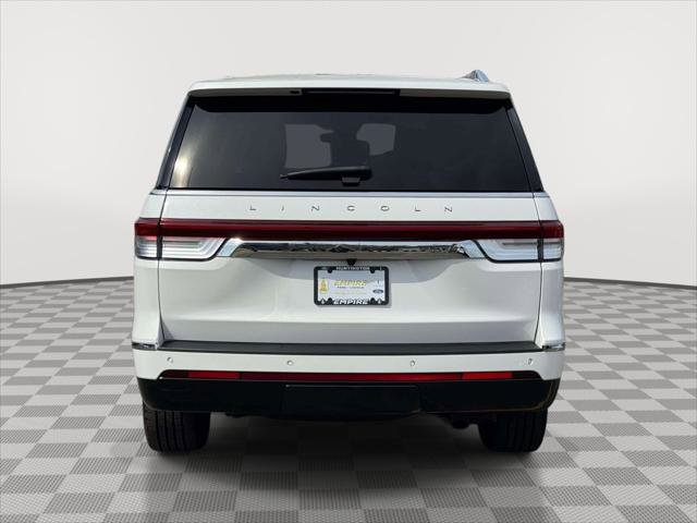 Used 2022 Lincoln Navigator 4WD image 6