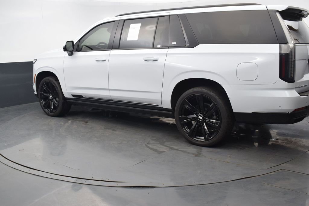 Certified 2026 Cadillac Escalade ESV Sport w/ Touring Package AWD/4WD image 4