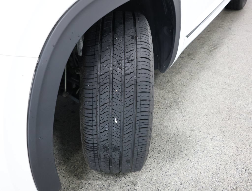 Certified 2023 Volkswagen Atlas SEL R-Line AWD/4WD image 4