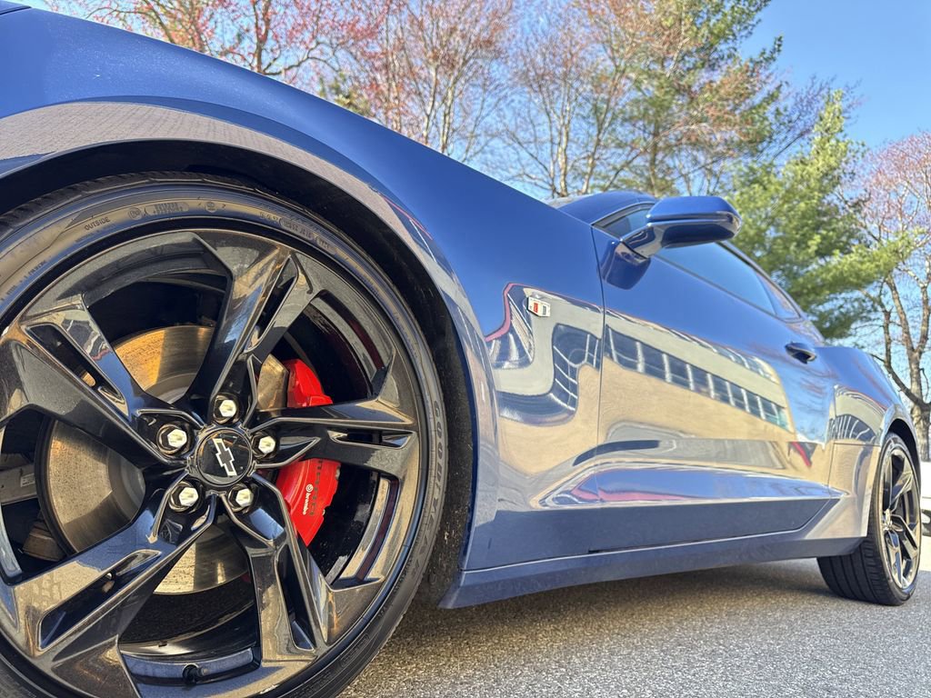 Used 2023 Chevrolet Camaro LT RWD image 6