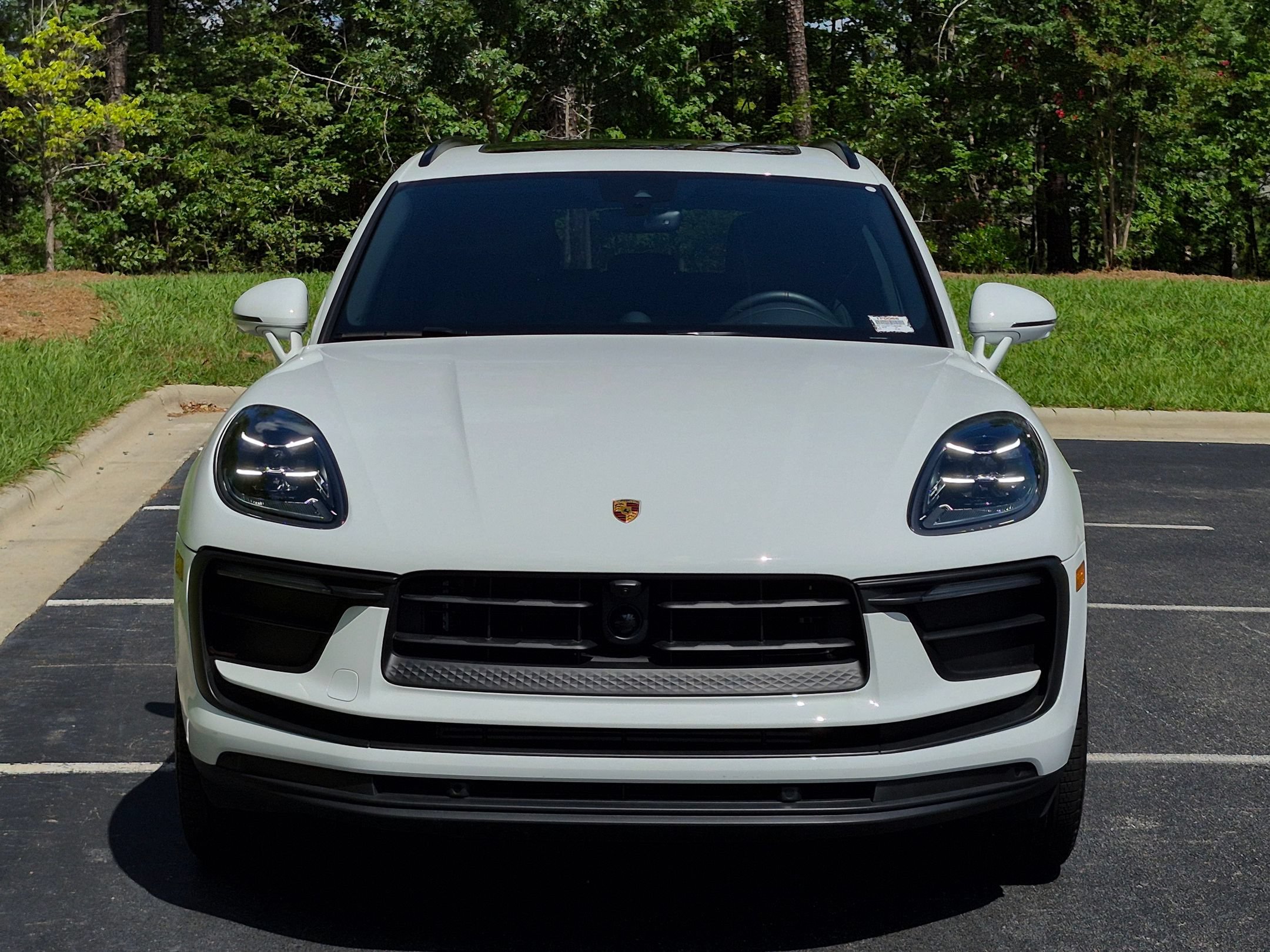 Certified 2026 Porsche Macan AWD/4WD image 34