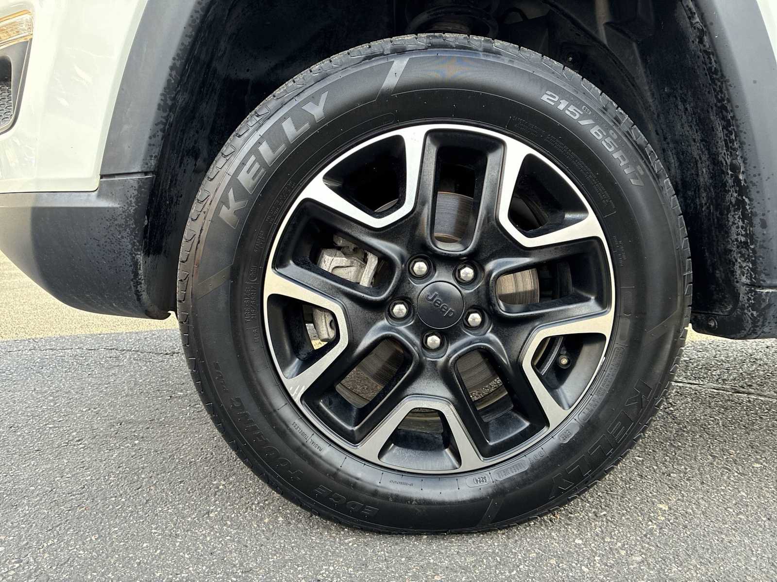 Used 2020 Jeep Compass Trailhawk AWD/4WD image 17