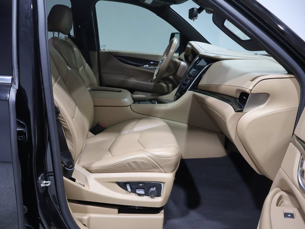 Used 2020 Cadillac Escalade Platinum AWD/4WD image 27