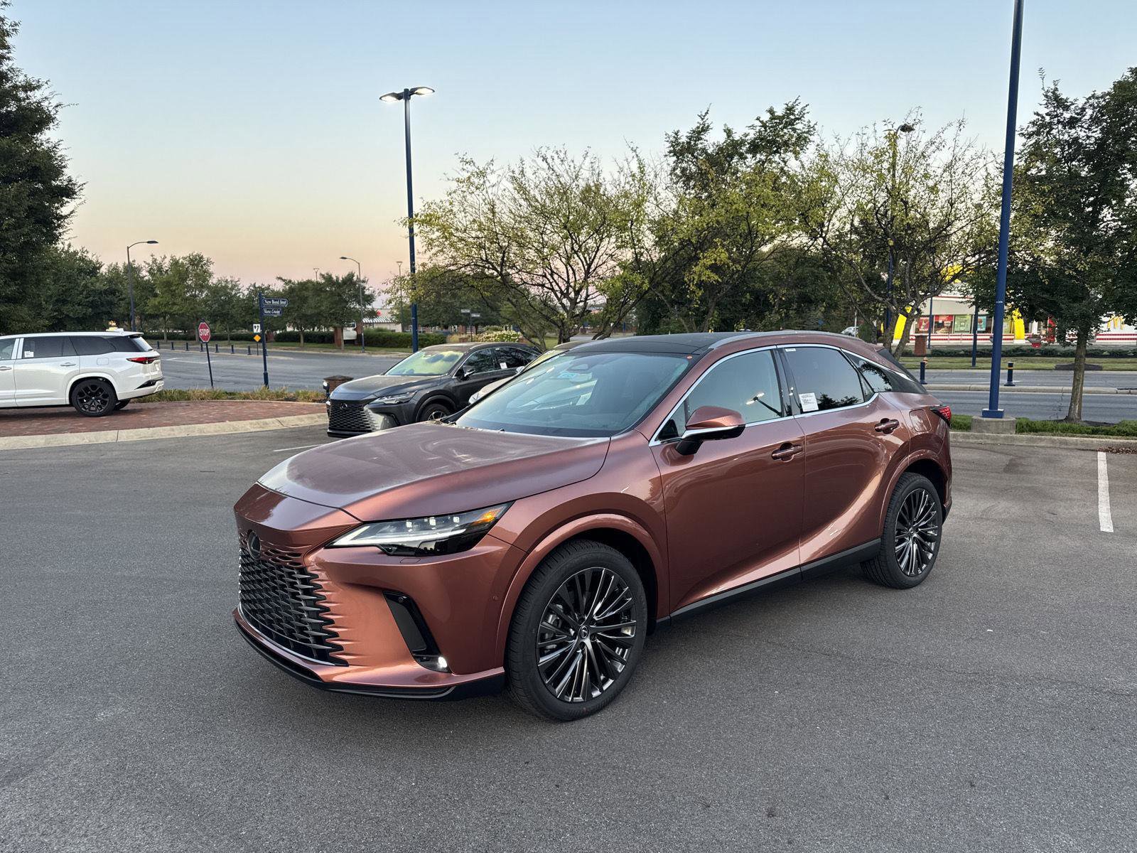 New 2025 Lexus RX 350 w/ Luxury Package