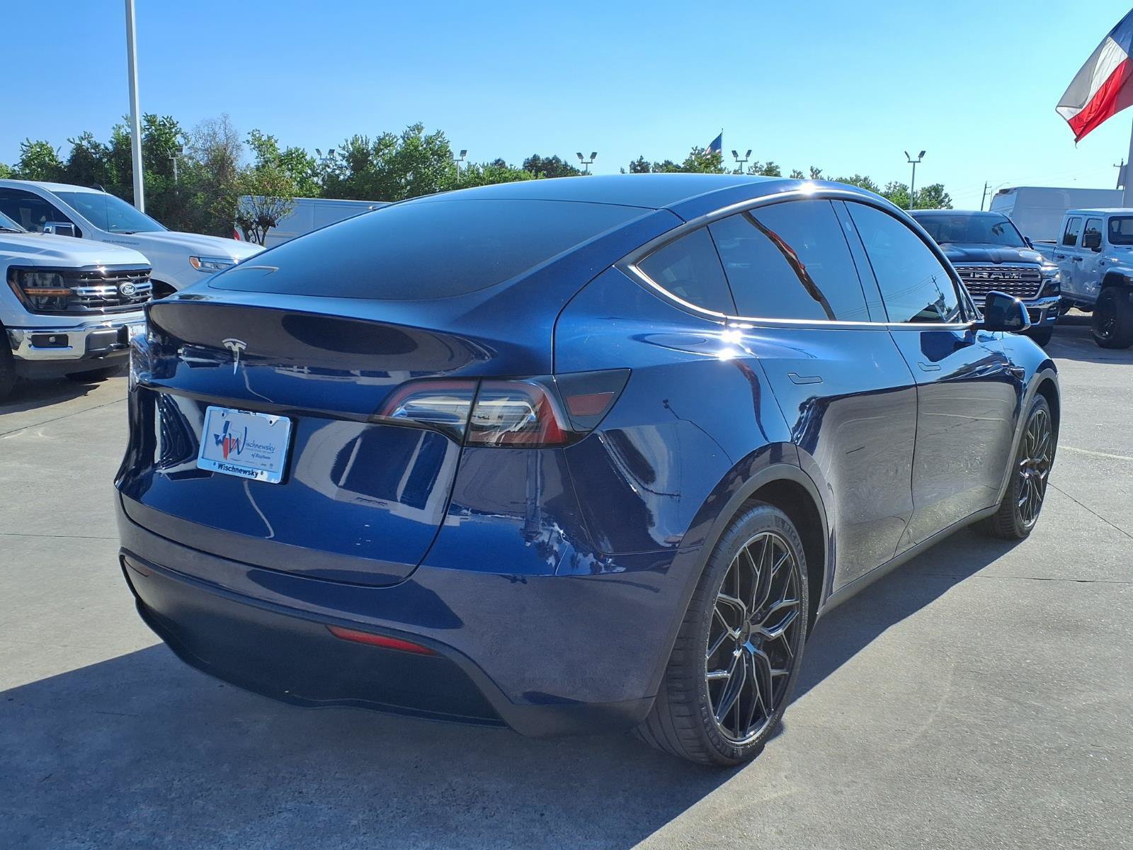 Used 2023 Tesla Model Y Long Range AWD/4WD image 5