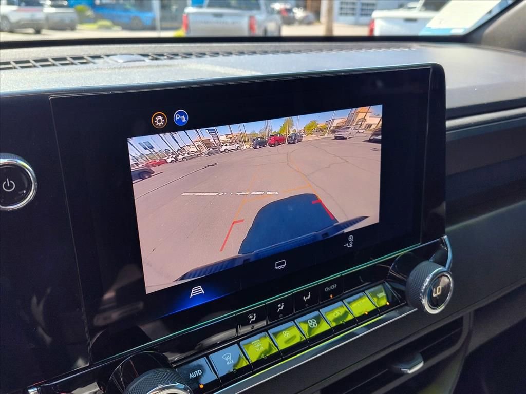 Used 2025 Chevrolet Colorado Trail Boss w/ Midnight Edition AWD/4WD image 18