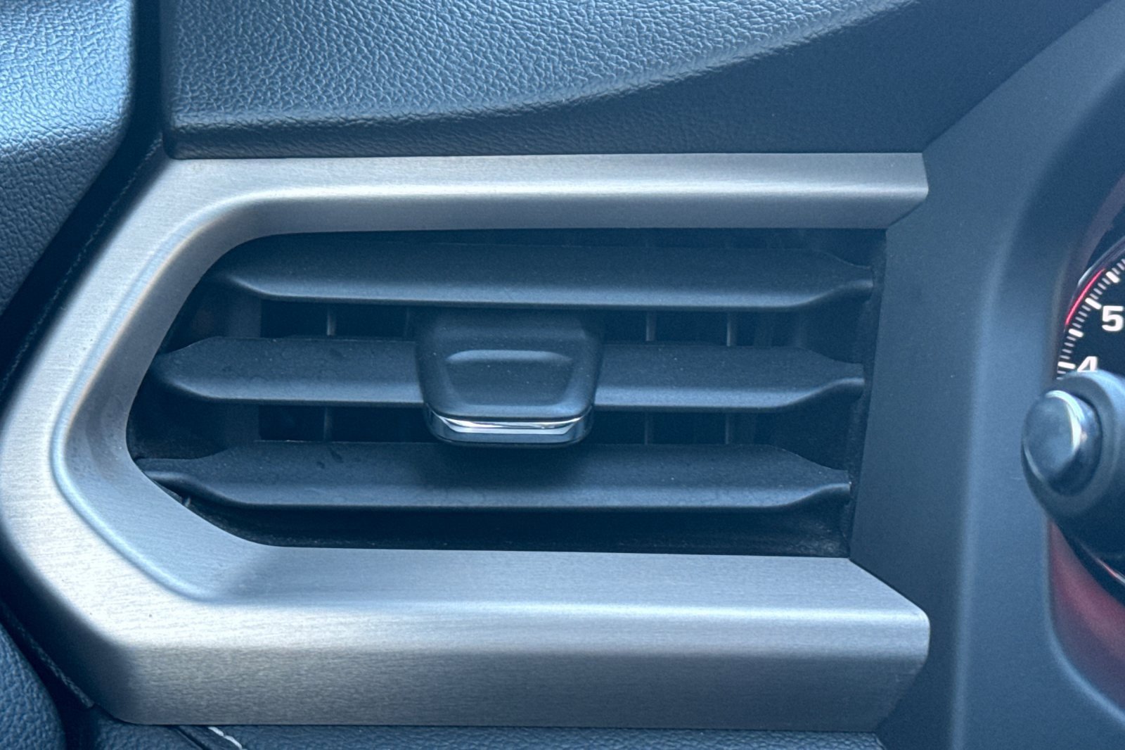 Used 2023 GMC Acadia Denali w/ Black Diamond Edition image 28