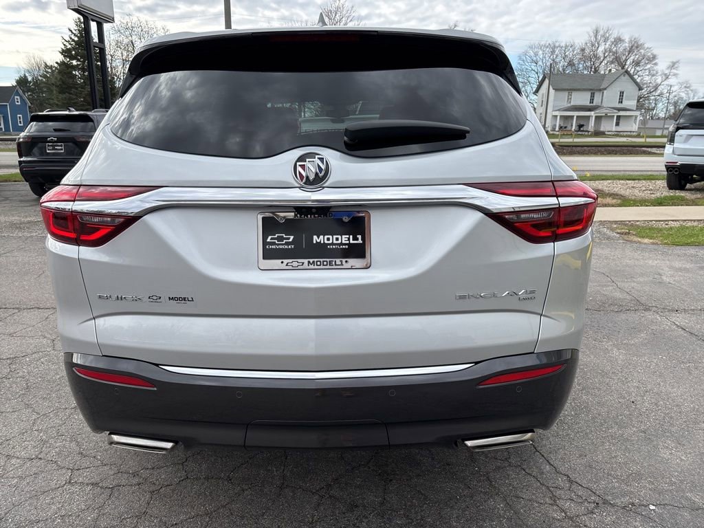 Used 2018 Buick Enclave Premium w/ LPO, Hit The Road Package AWD/4WD image 5