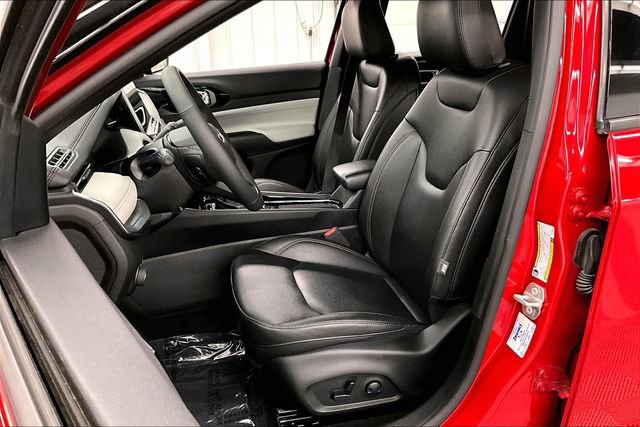 Used 2024 Jeep Compass Limited image 23