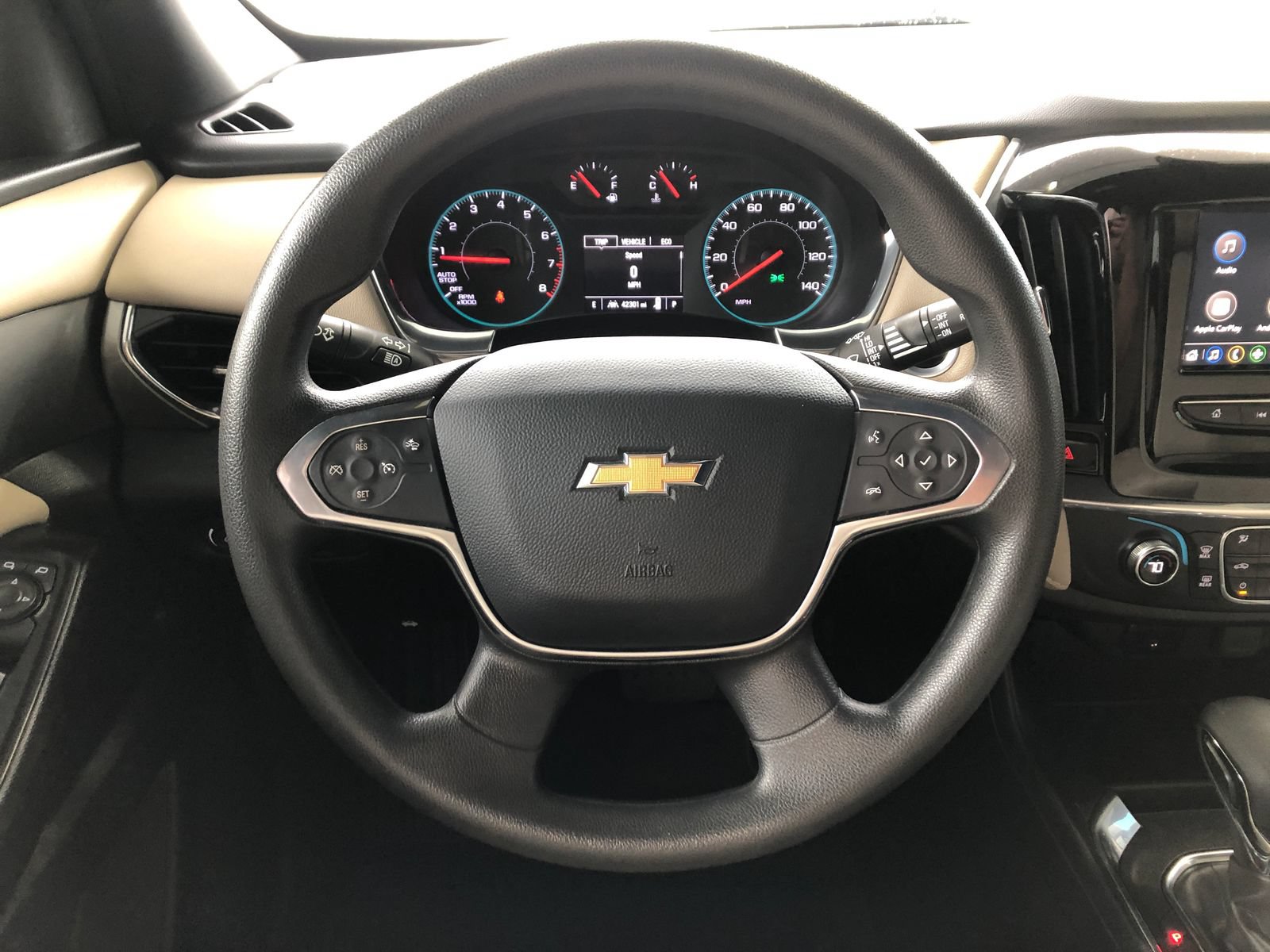 Used 2023 Chevrolet Traverse LS w/ Safety Package FWD image 17
