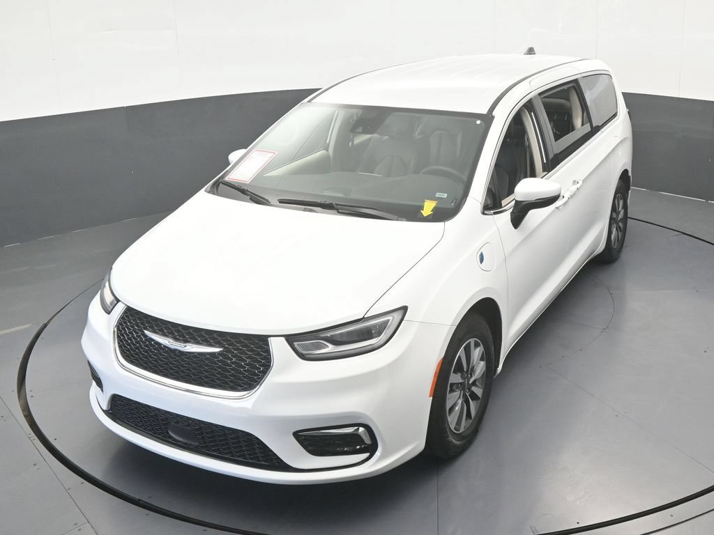 Used 2023 Chrysler Pacifica Touring-L FWD image 47