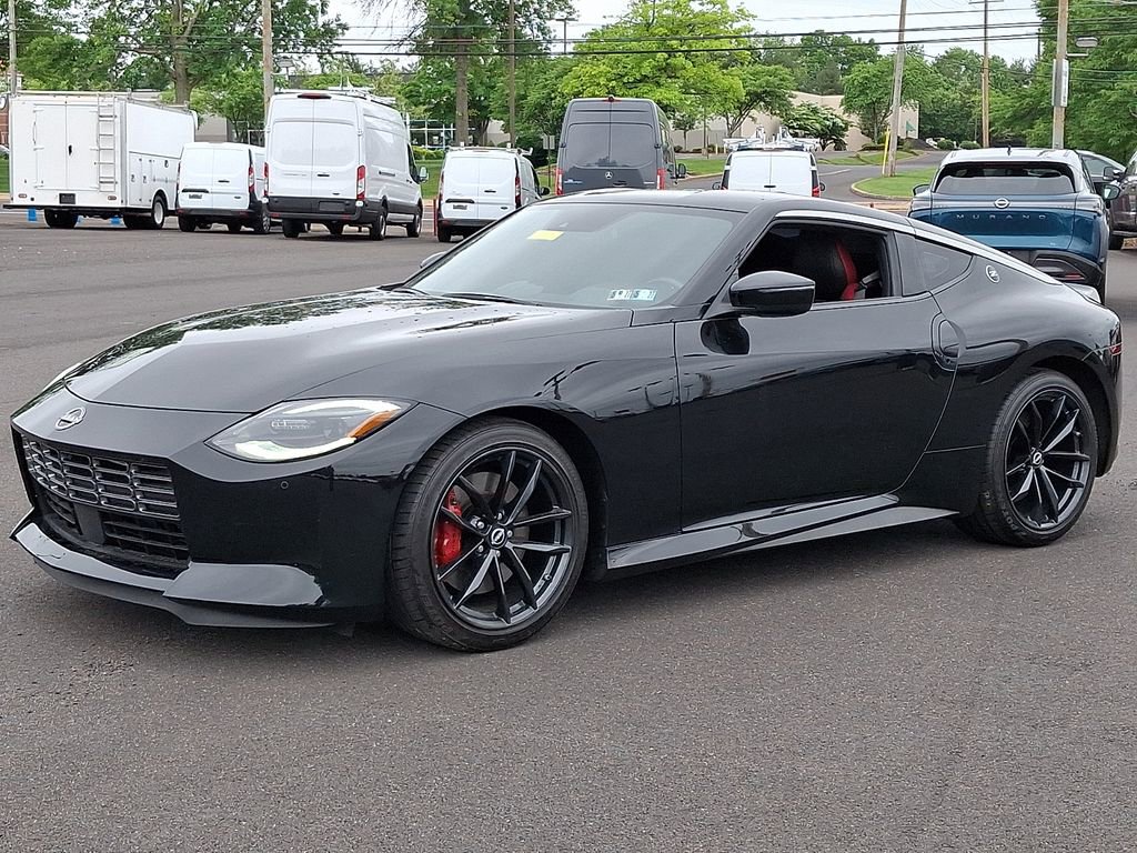 Certified 2025 Nissan Z Performance w/ Floor Mat Package RWD image 3