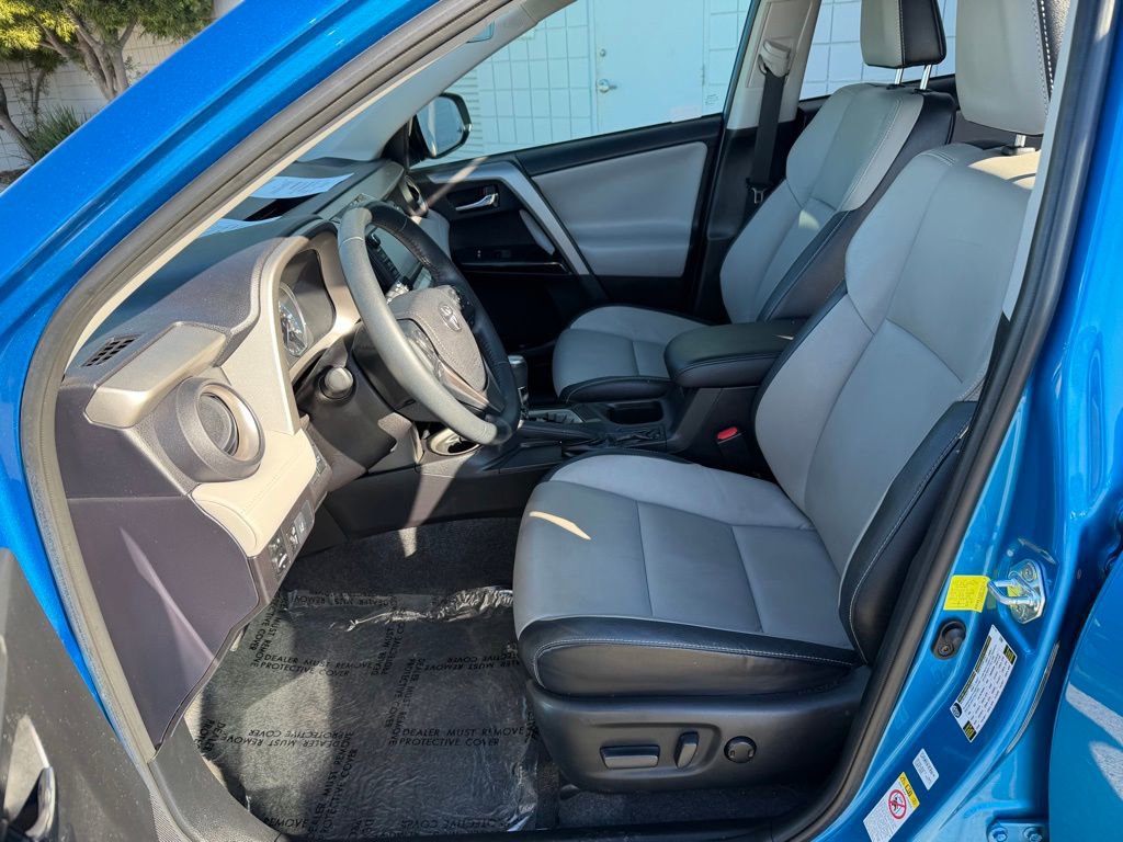 Used 2017 Toyota RAV4 Limited w/ Carpet Mat Package image 16