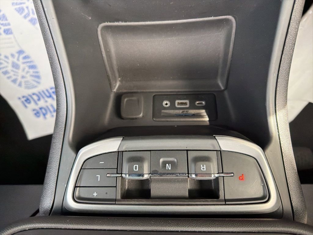 Used 2024 GMC Terrain SLT image 21