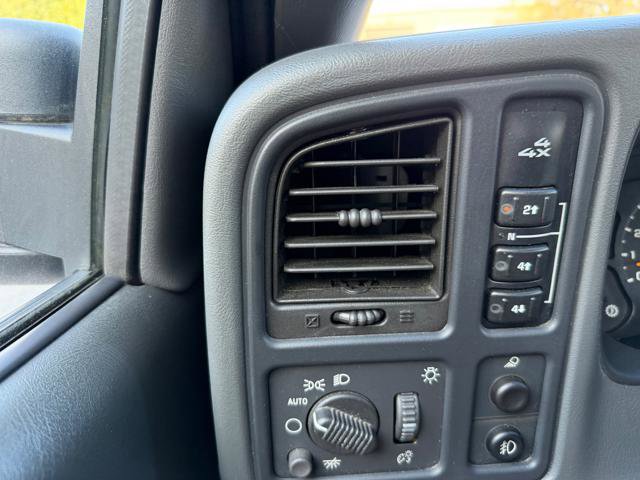 Used 2006 GMC Sierra 2500 SLE w/ Snow Plow Prep Package image 24