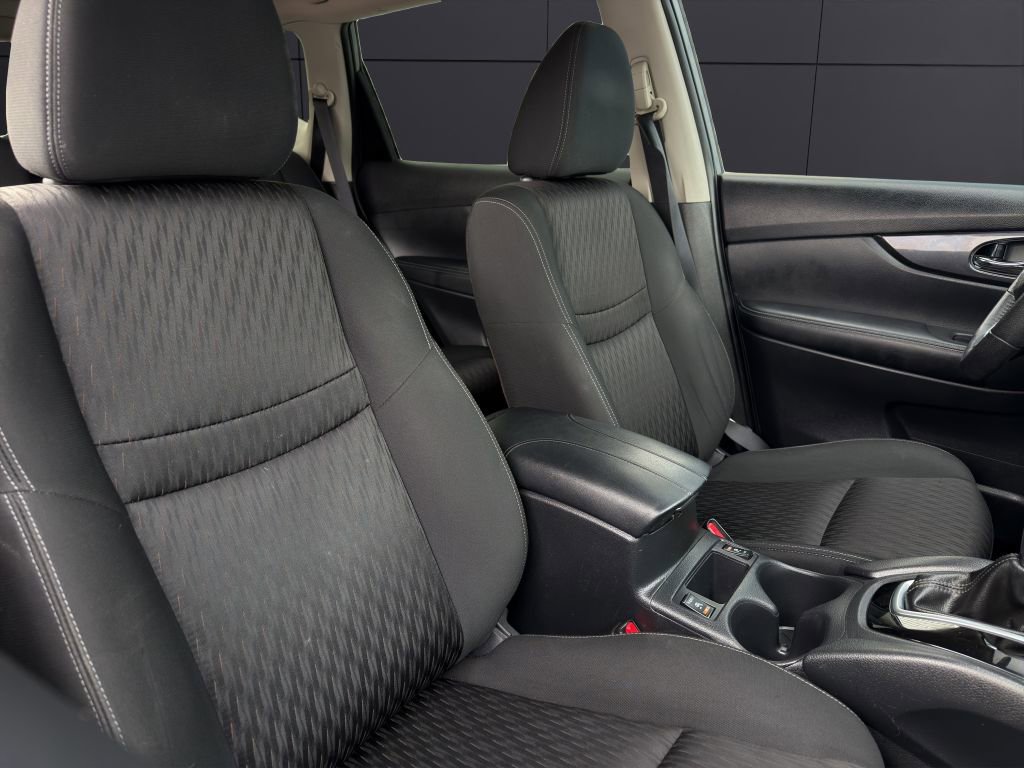 Used 2020 Nissan Rogue SV image 14