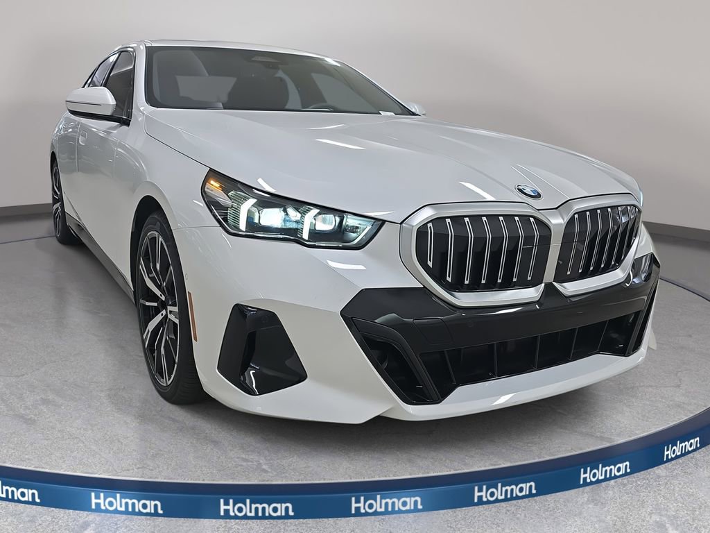 Used 2026 BMW 530i w/ M Sport Package image 4
