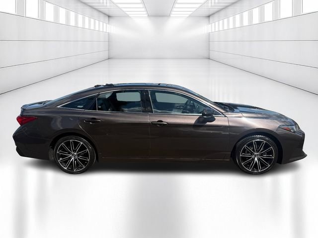 Used 2019 Toyota Avalon Touring w/ Advanced Safety Package FWD image 4