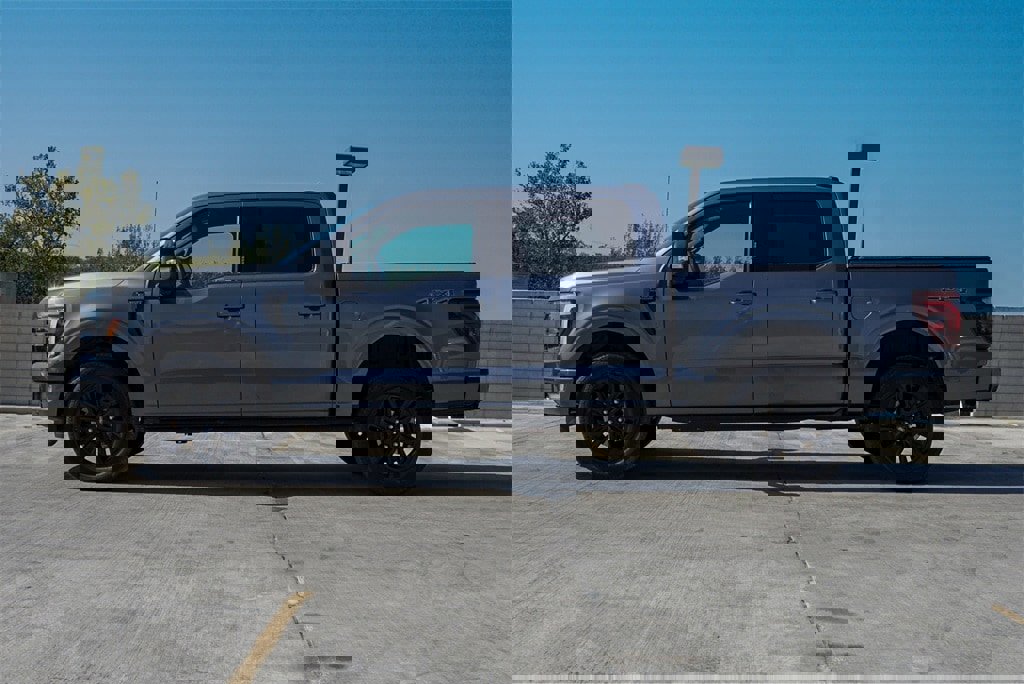 Used 2024 Ford F150 Platinum image 5