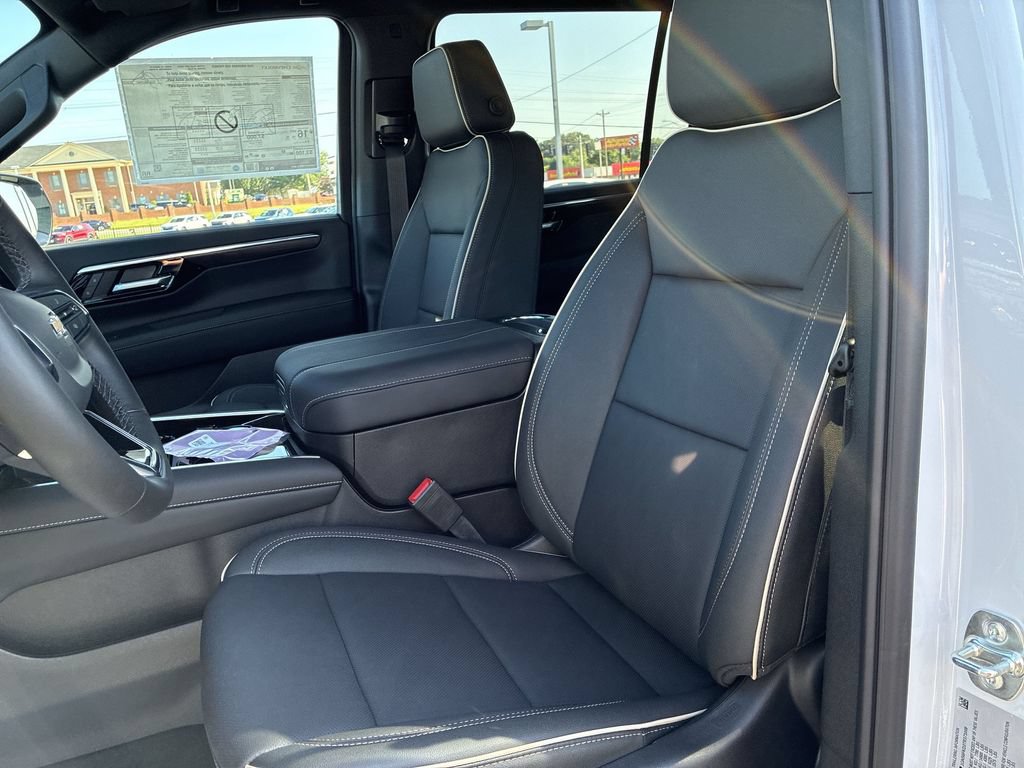 New 2026 Chevrolet Suburban Premier w/ Sun And Tow Package AWD/4WD image 11