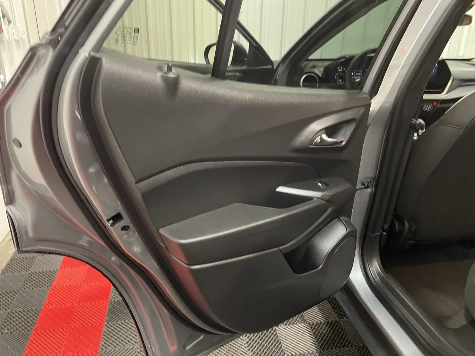 Used 2026 Chevrolet Trax LS w/ Driver Confidence Package FWD image 36