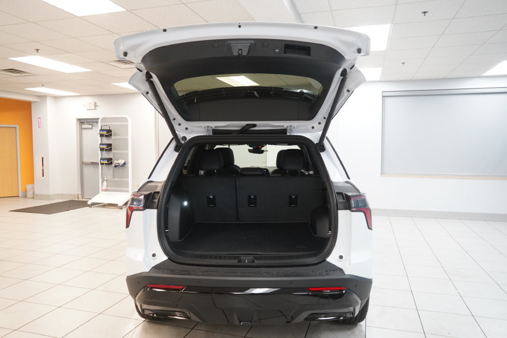 New 2027 Chevrolet Equinox RS w/ Safety and Technology Package AWD/4WD image 9