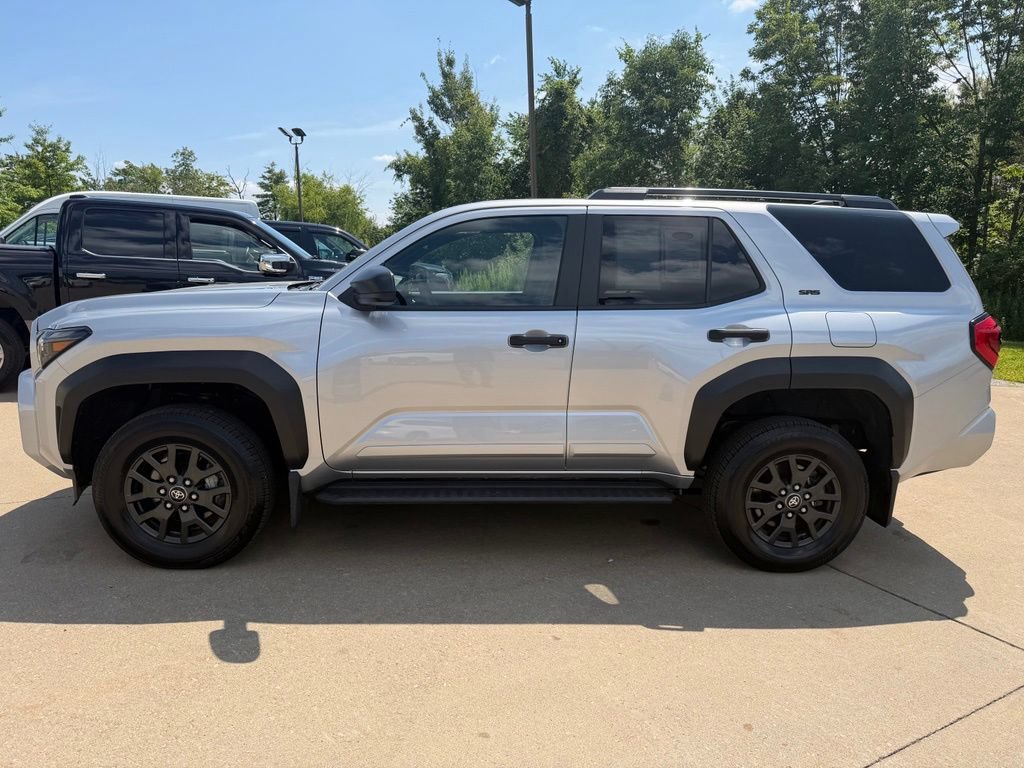 Certified 2025 Toyota 4Runner SR5 AWD/4WD image 2