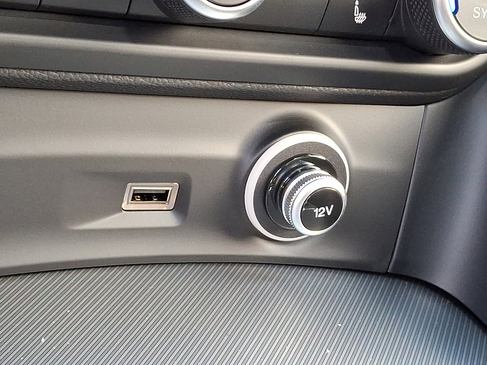 New 2025 Alfa Romeo Stelvio Sprint image 17