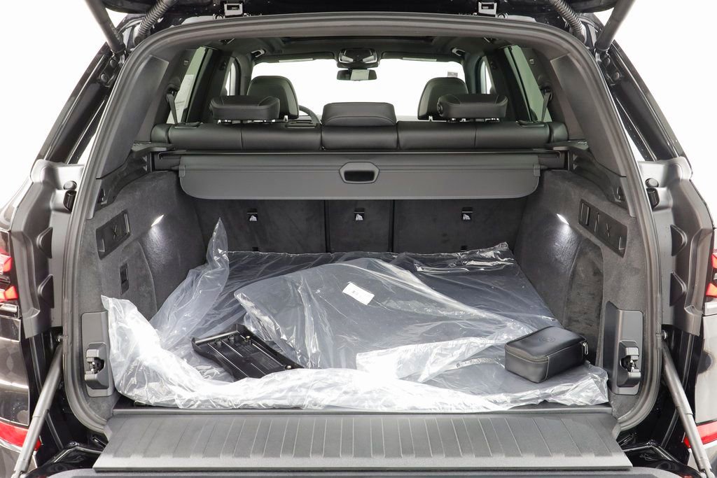 New 2026 BMW X5 M60i w/ Executive Package image 18