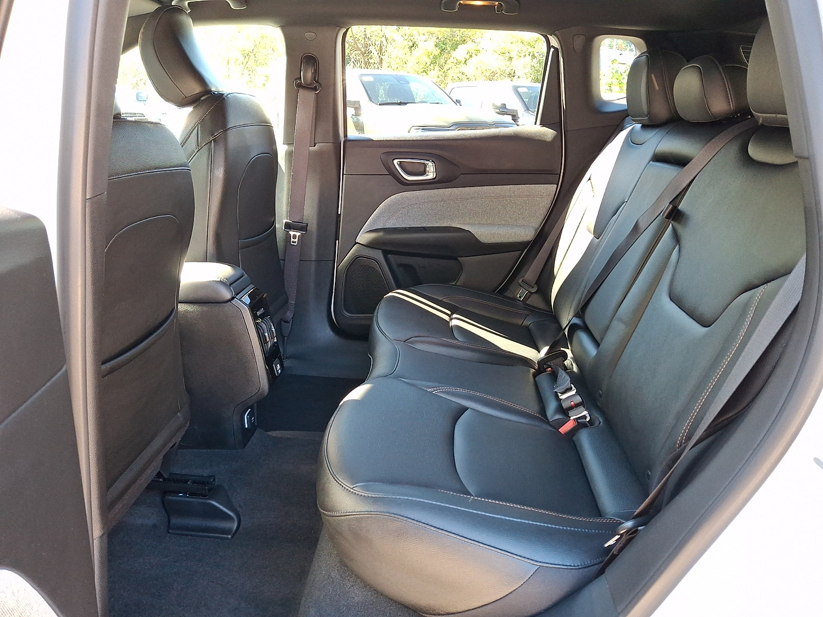 Certified 2024 Jeep Compass Latitude AWD/4WD image 10