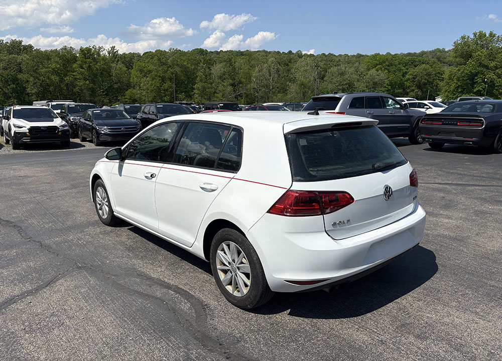 Used 2016 Volkswagen Golf S FWD image 2