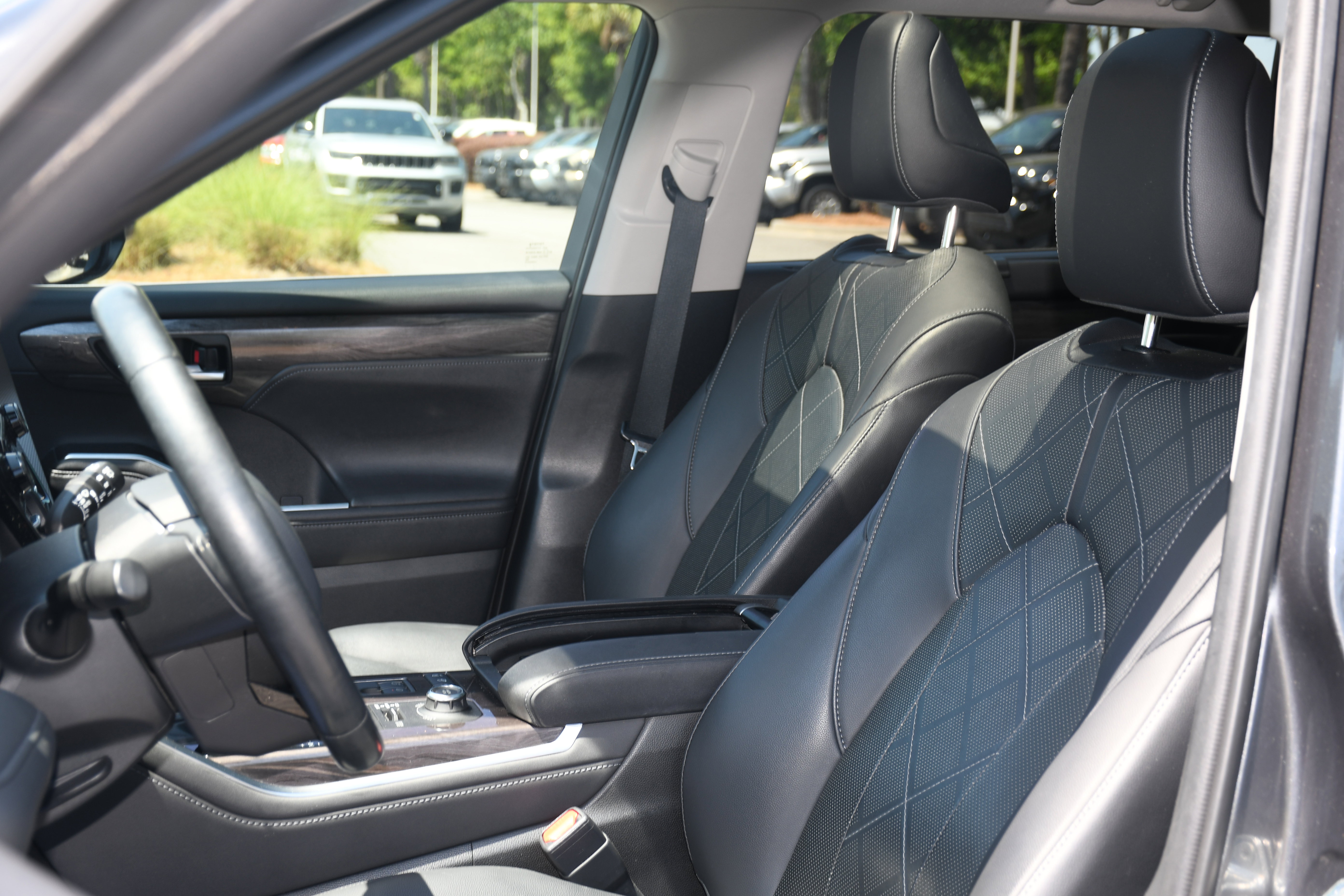 Certified 2020 Toyota Highlander Platinum AWD/4WD image 13