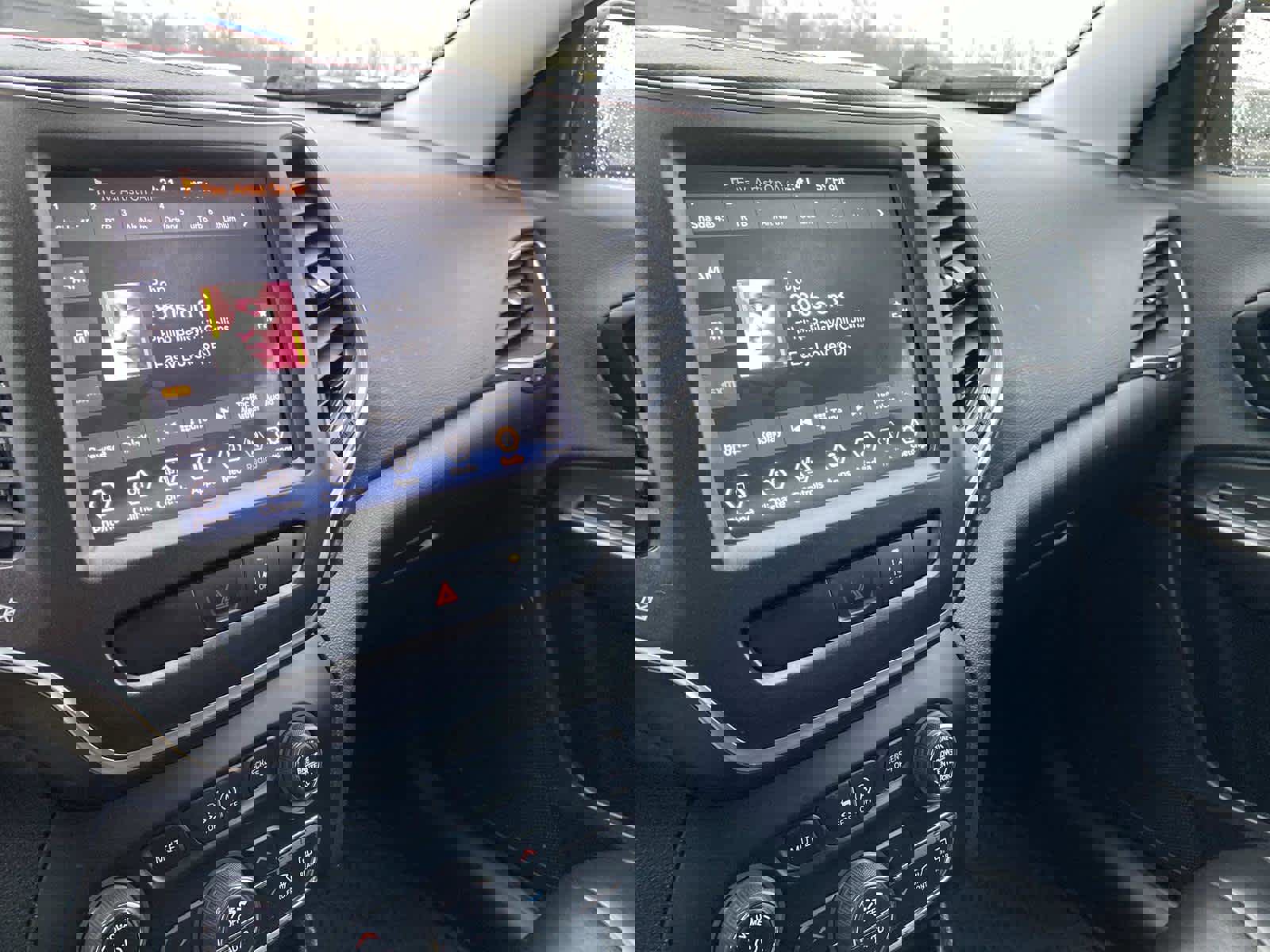 Certified 2022 Jeep Cherokee Trailhawk image 31