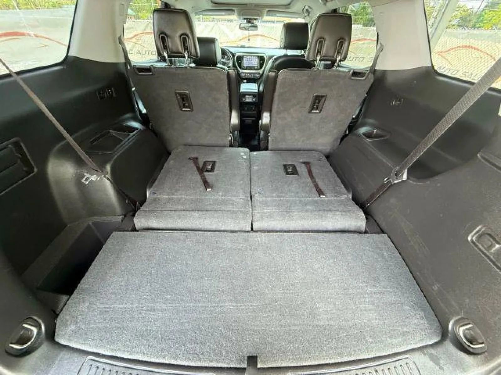 Used 2019 GMC Acadia SLT w/ LPO, Floor Liner Package image 20