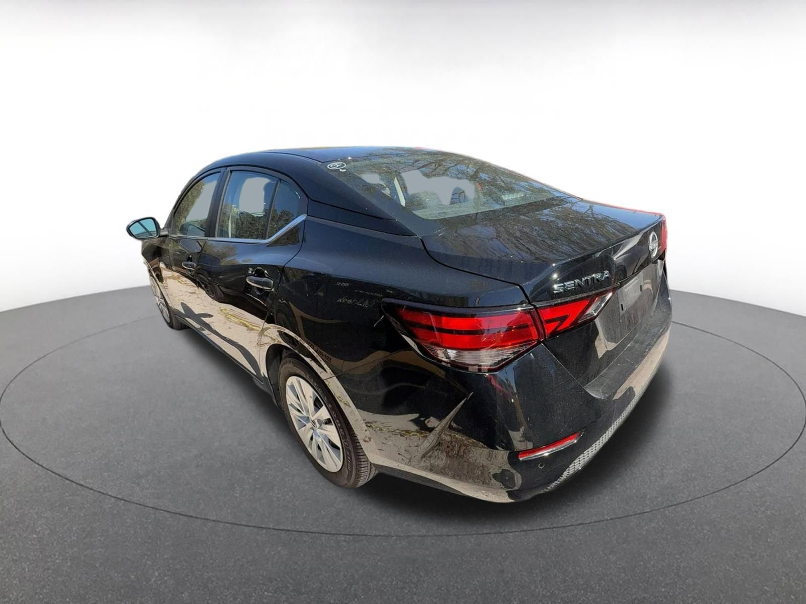 Used 2025 Nissan Sentra S image 8