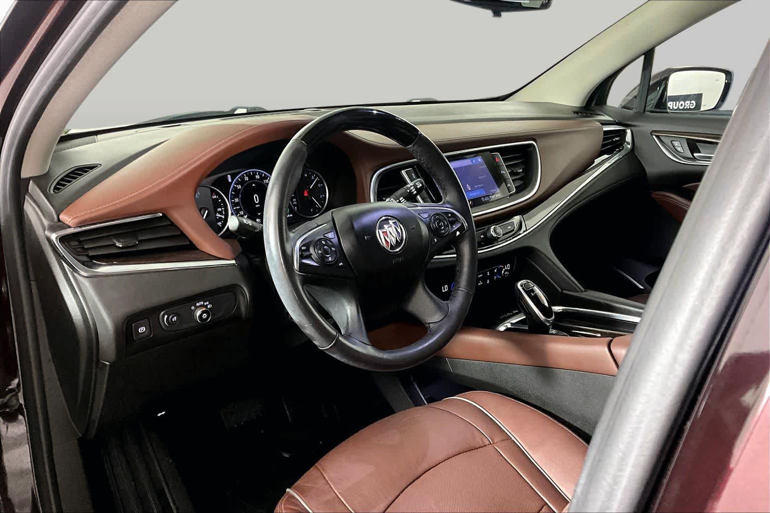 Used 2020 Buick Enclave Avenir w/ Avenir Technology Package AWD/4WD image 17