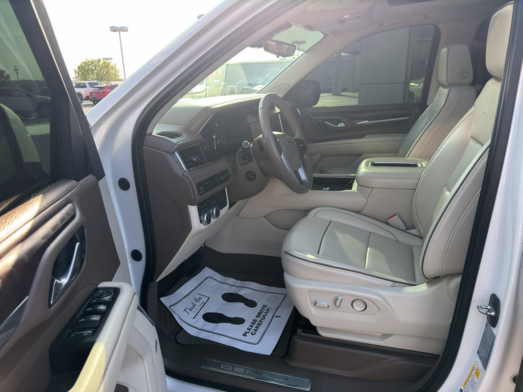 Used 2021 GMC Yukon Denali w/ Denali Premium Package image 10