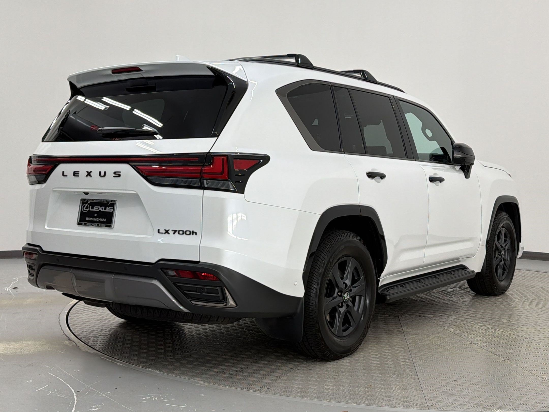 Certified 2025 Lexus LX 700h Overtrail AWD/4WD image 9