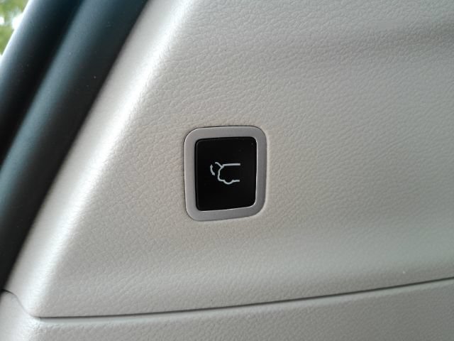 Used 2023 Chrysler Pacifica Touring-L FWD image 29