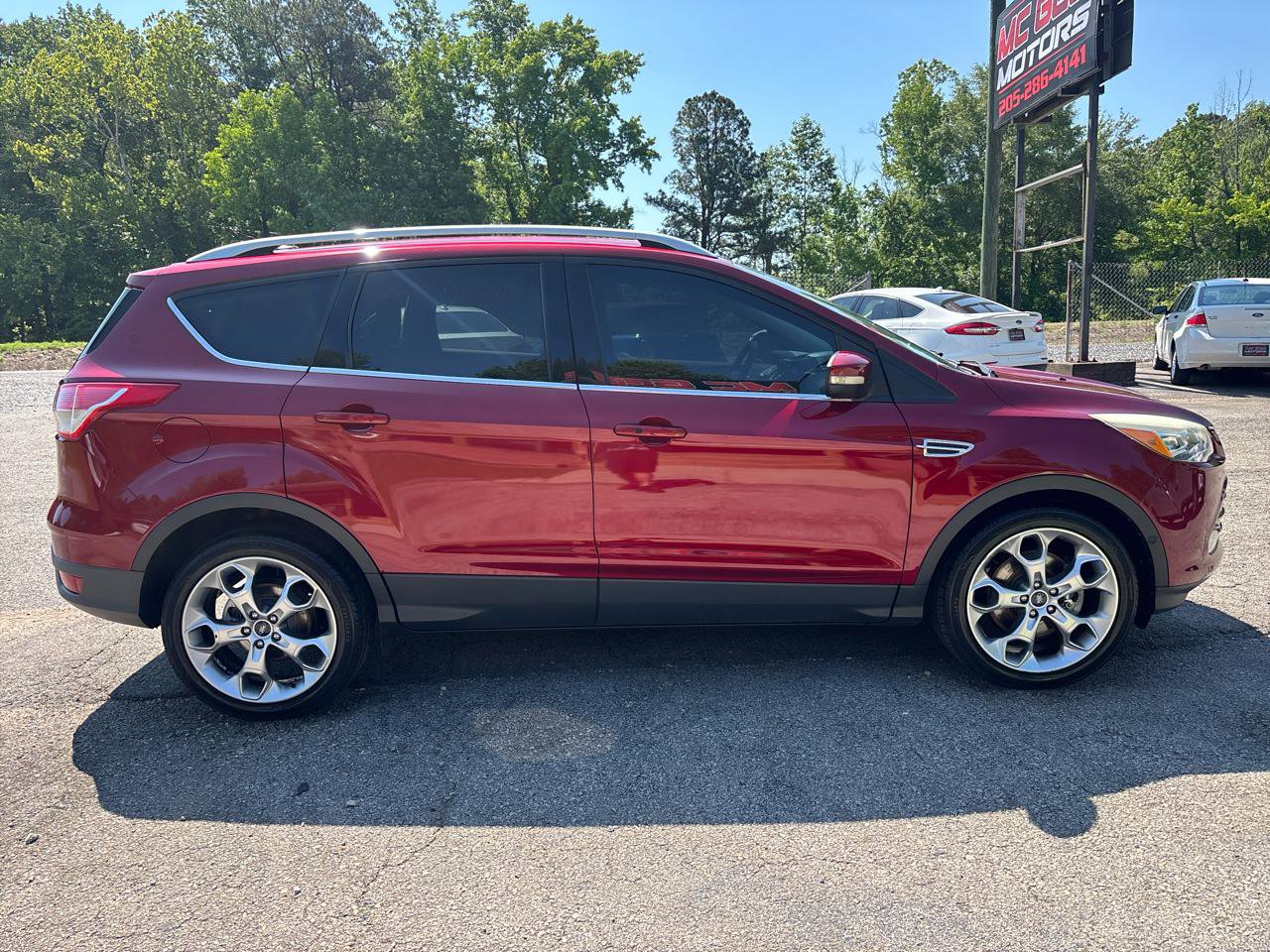 Used 2014 Ford Escape Titanium w/ Equipment Group 401A FWD image 2