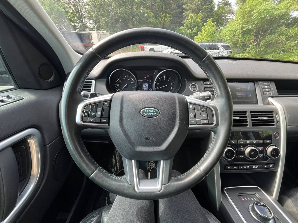 Used 2017 Land Rover Discovery Sport SE AWD/4WD image 11