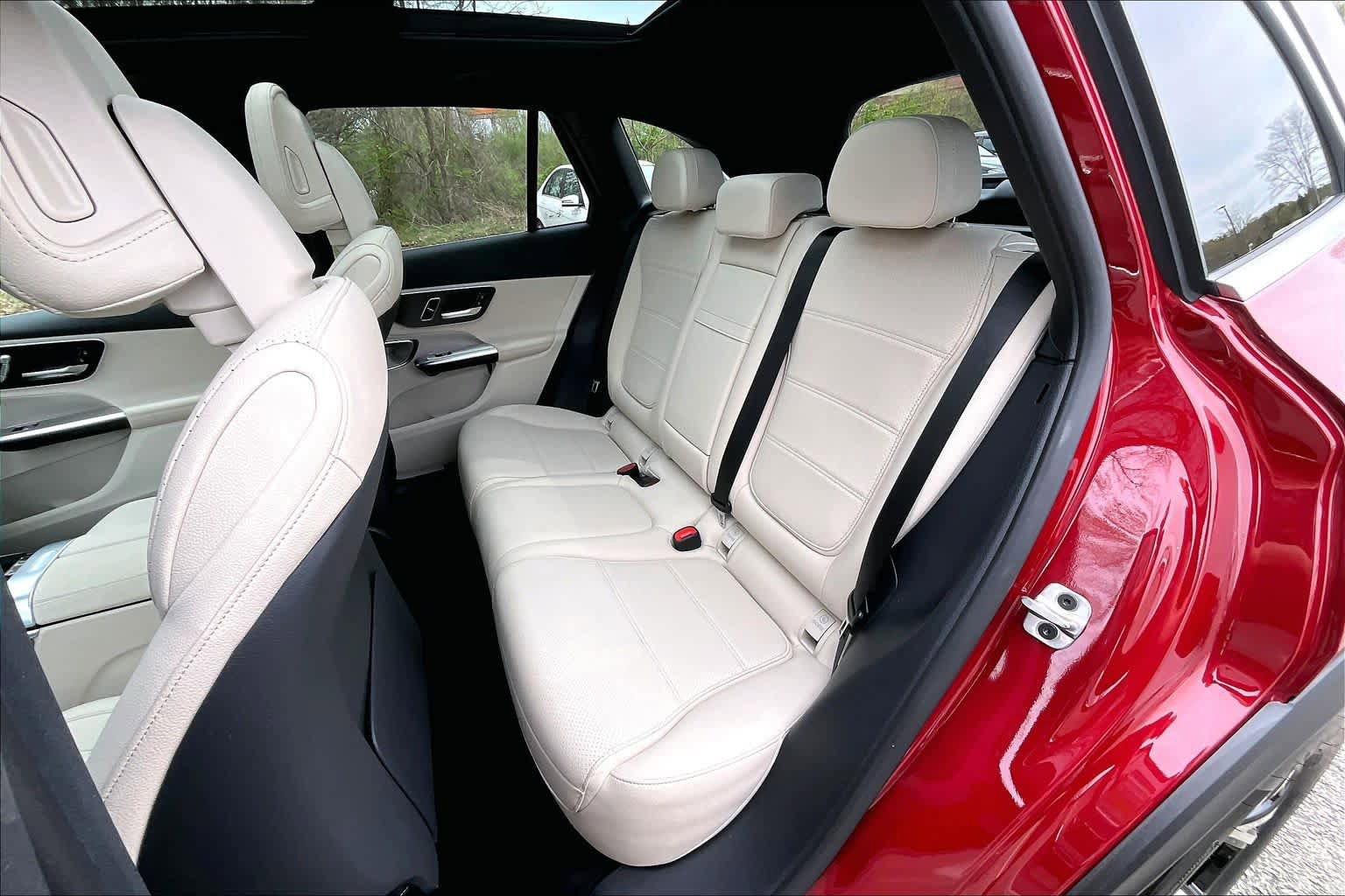 Used 2026 Mercedes-Benz GLC 350e 4MATIC image 21