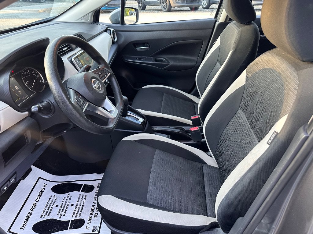 Used 2022 Nissan Versa SV FWD image 13