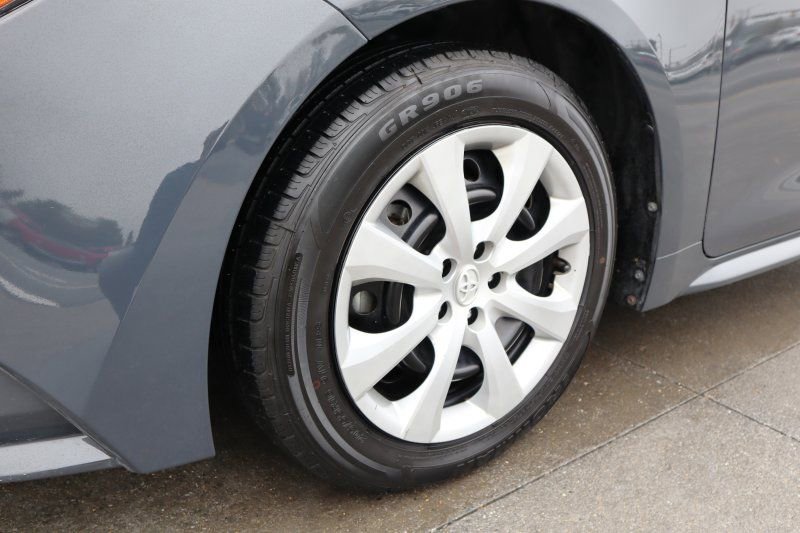 Used 2024 Toyota Corolla LE image 8
