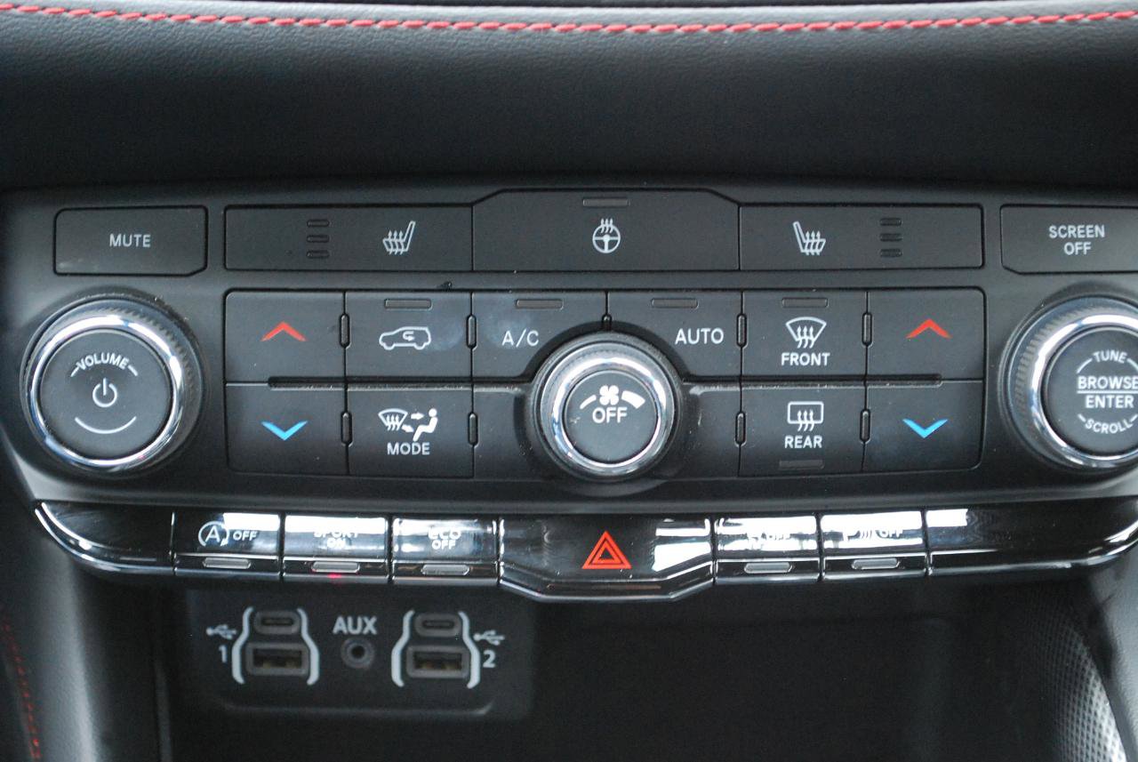 Used 2025 Dodge Durango GT image 11