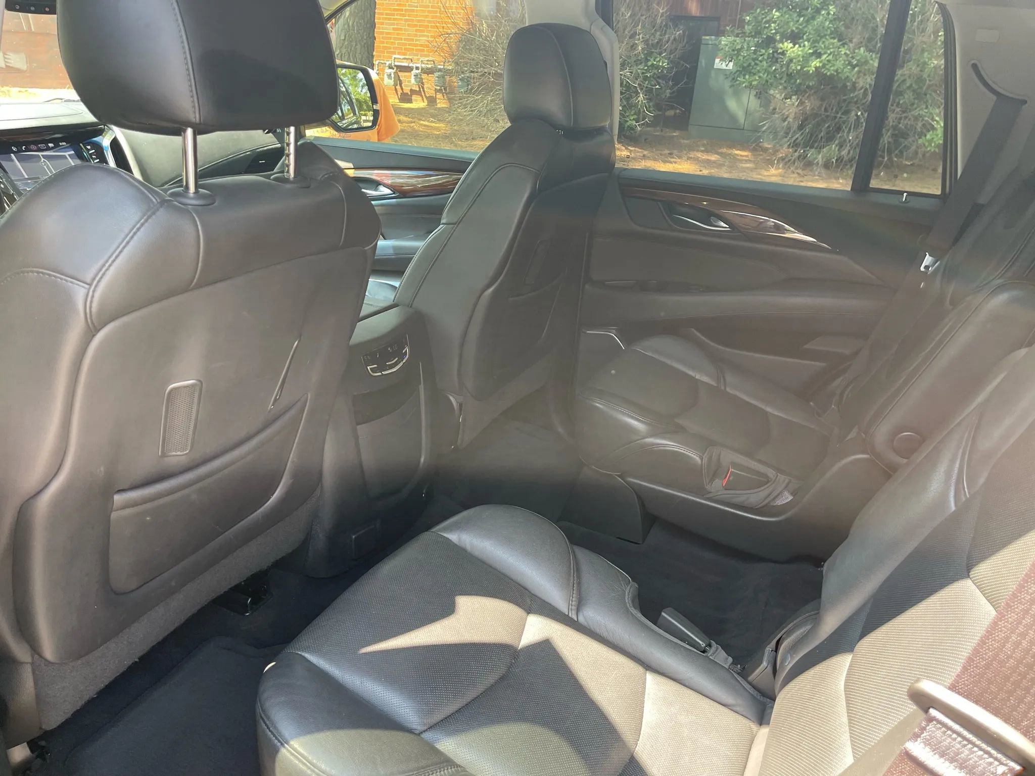 Used 2016 Cadillac Escalade Luxury image 12